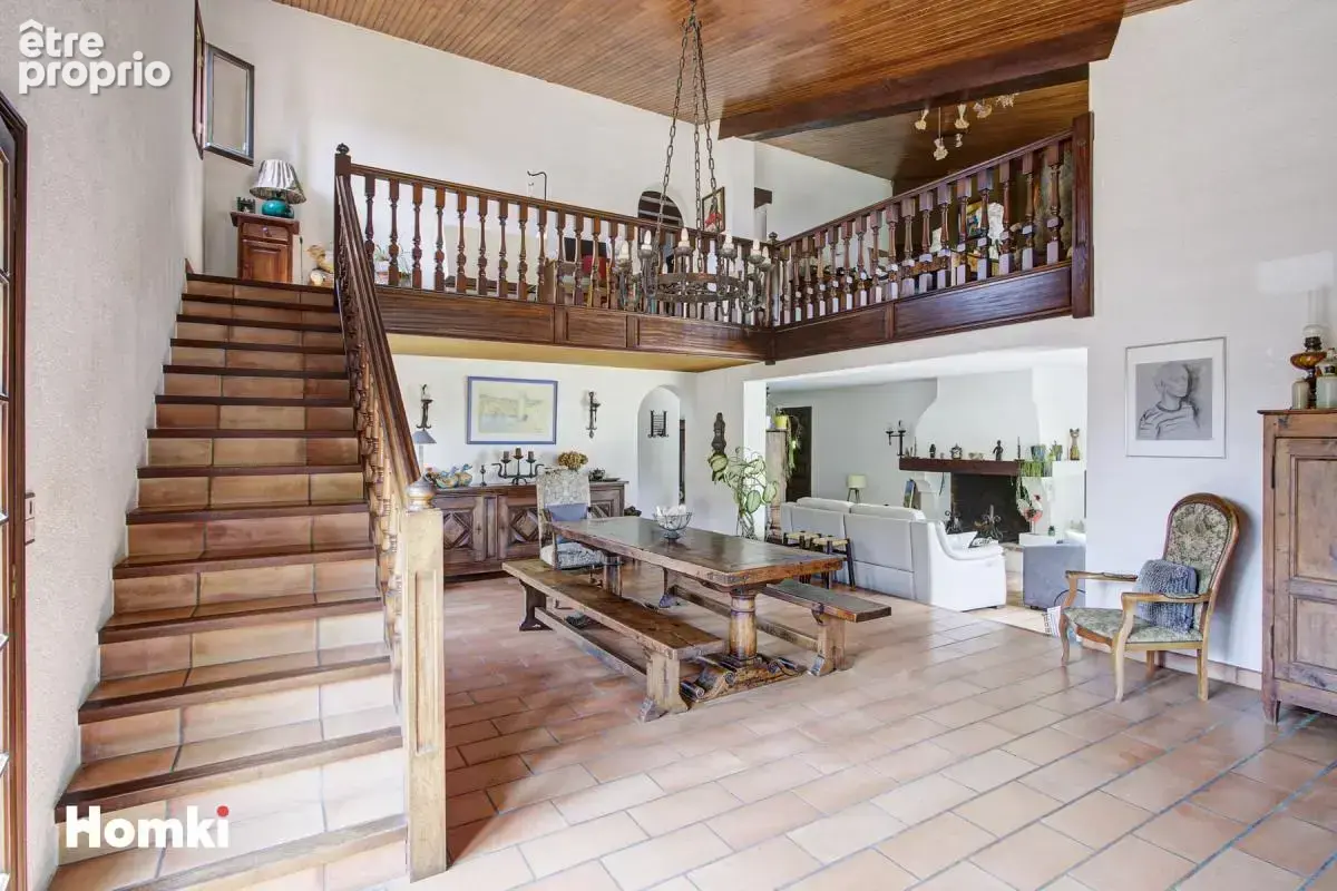 Maison/Villa T7 de 223 m² avec une indépendance à Saint-Cyprien 66750 - photo 4