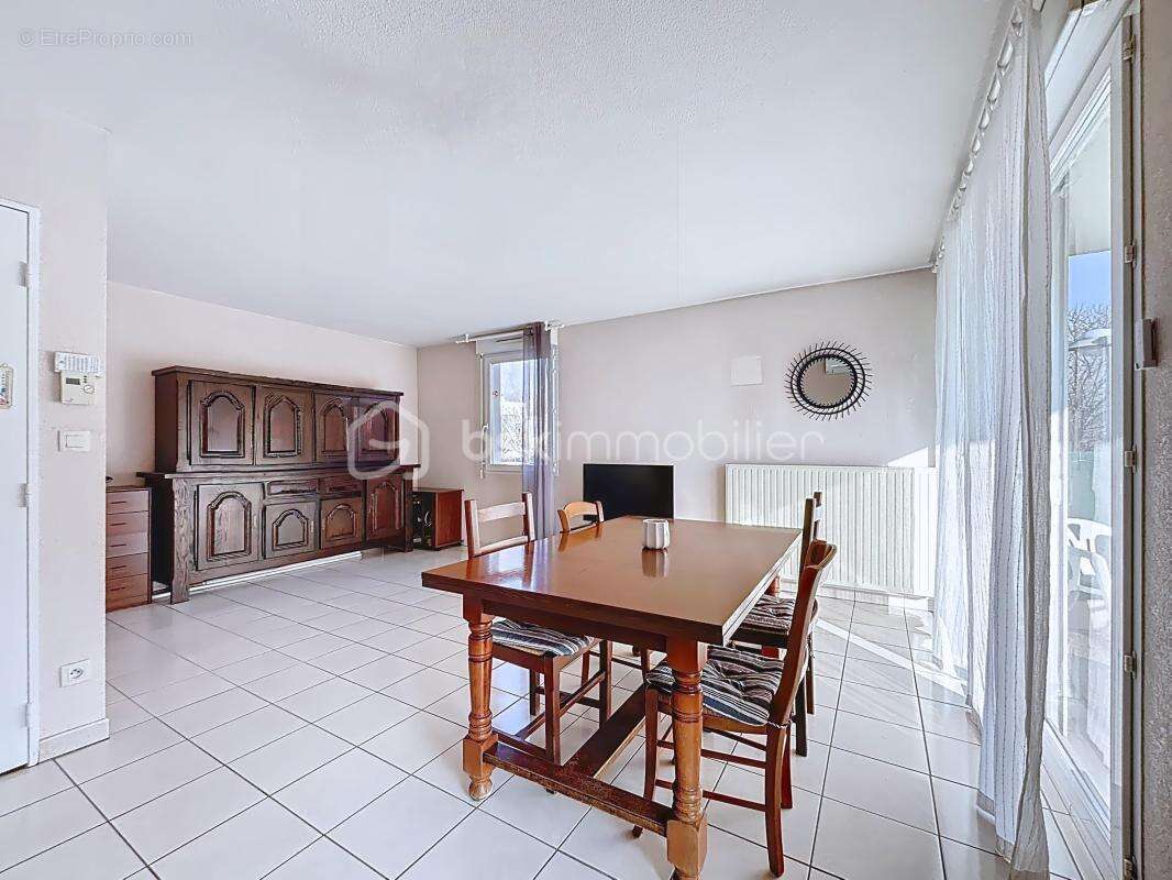 Appartement à FONTAINE