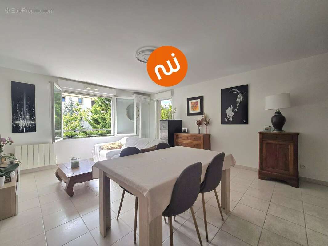 Appartement à TASSIN-LA-DEMI-LUNE