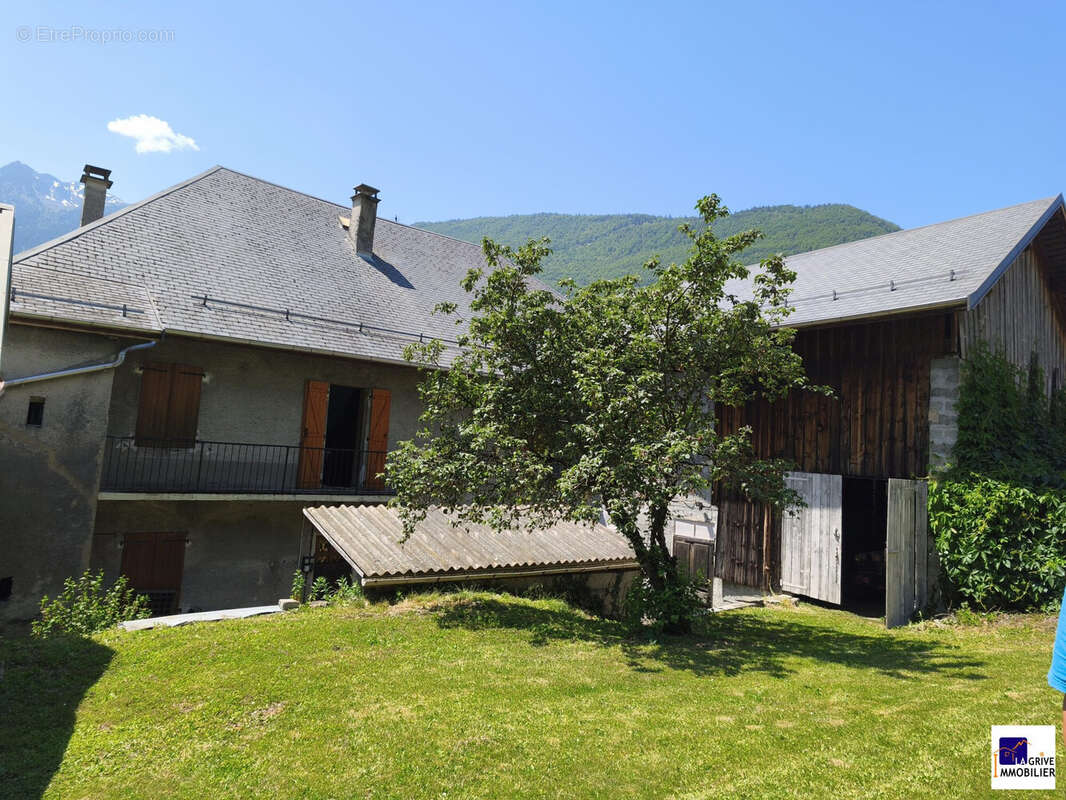 Maison 229 m² à Epierre  - photo 5