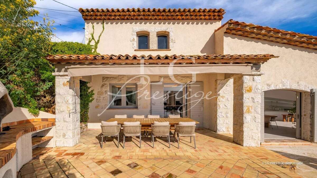 Maison à MANDELIEU-LA-NAPOULE