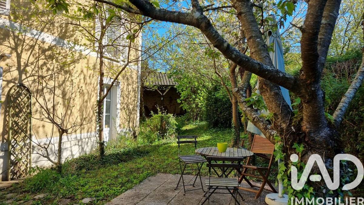 Photo 1 - Maison à JANVILLE-SUR-JUINE