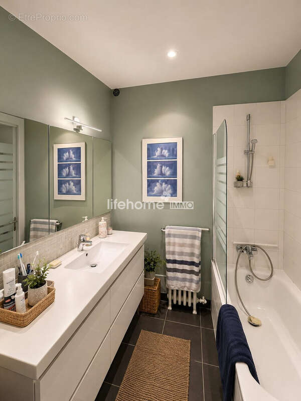 Salle de Bains - Appartement à SAINT-CLOUD