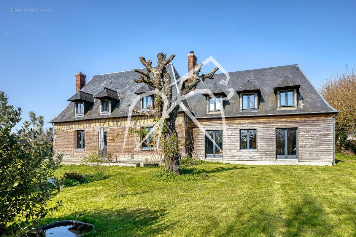 Maison à CLERES