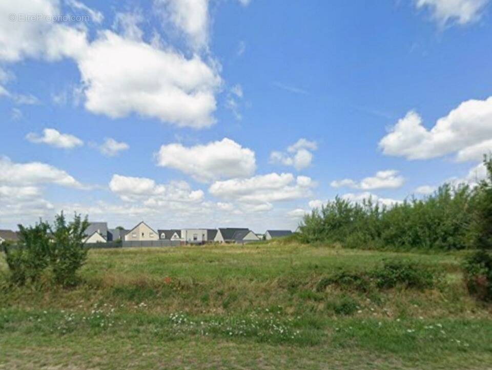 Terrain à MONTBAZON