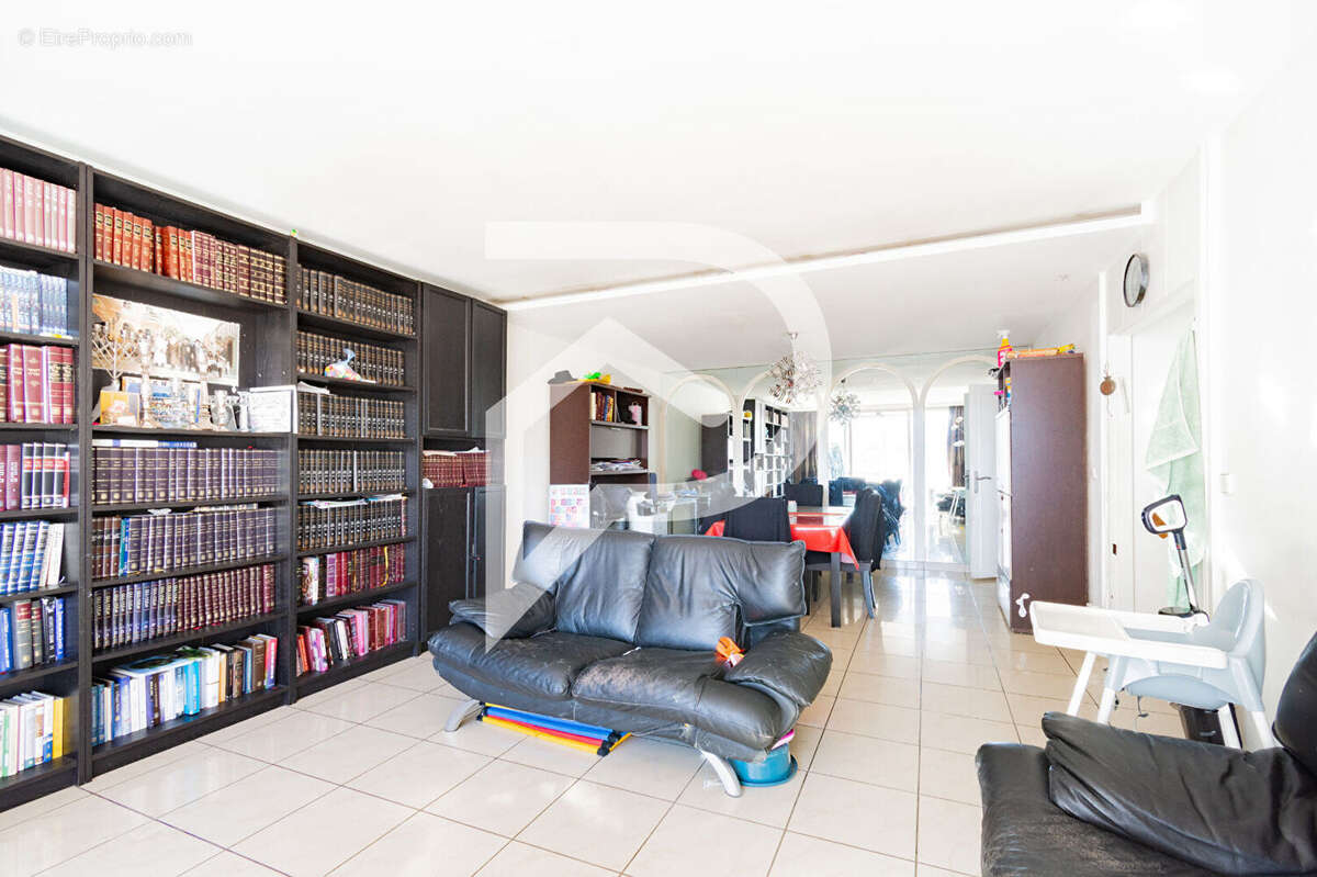 Appartement à MARSEILLE-8E