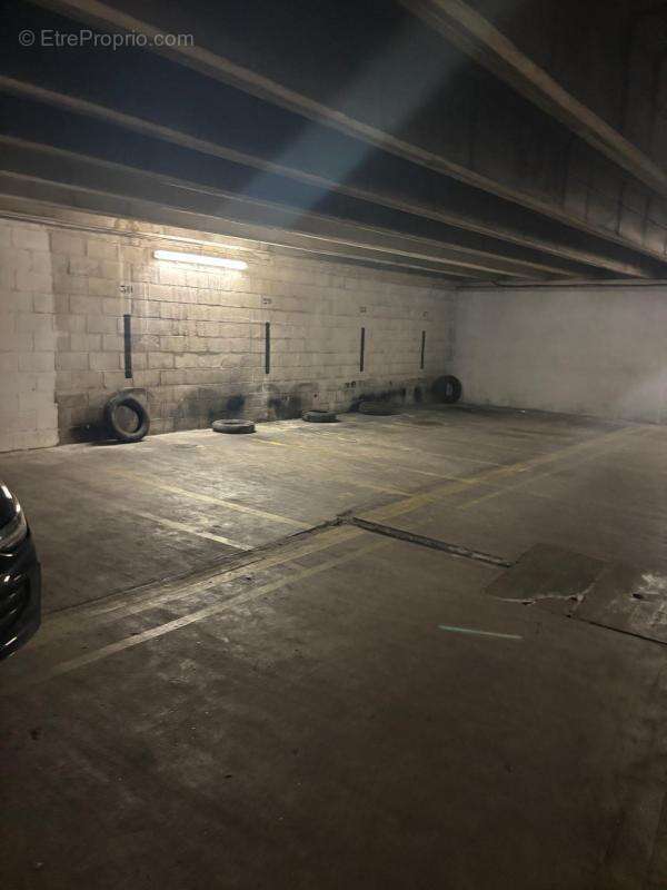 Parking à ASNIERES-SUR-SEINE