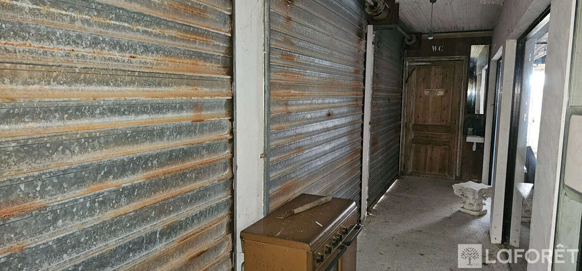 Commerce à SAINT-CLEMENT-DES-BALEINES