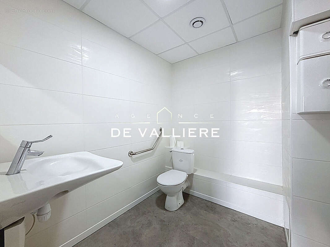 Commerce à SURESNES