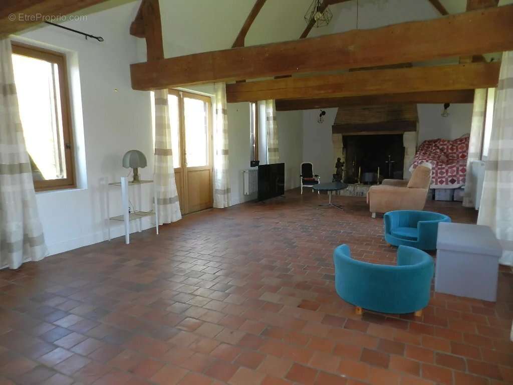 Maison à SAINT-PIERRE-SUR-DIVES