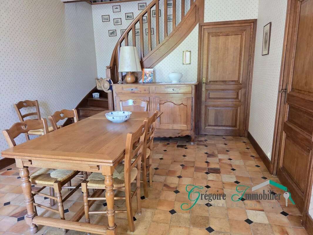 Maison à LA GENEVRAYE