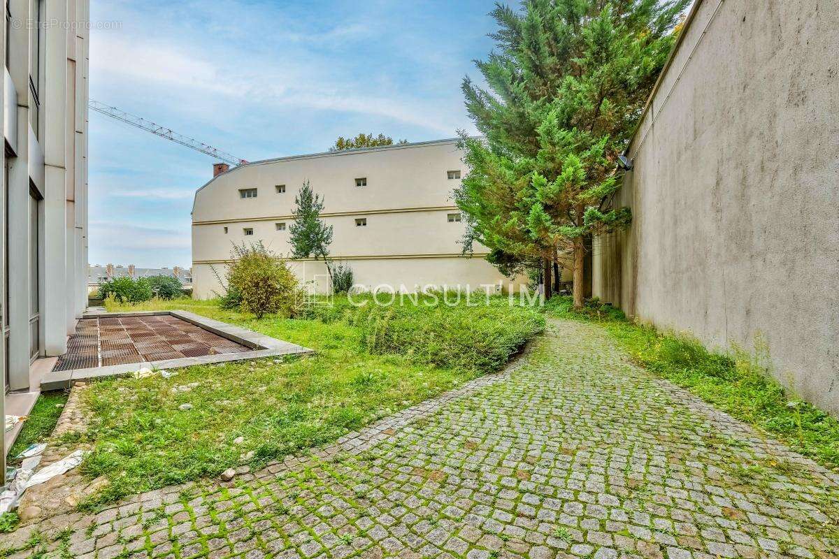 Commerce à SAINT-CLOUD