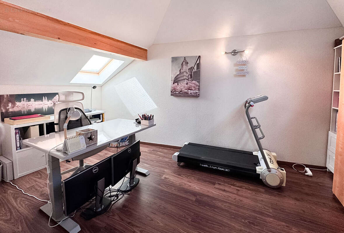 Maison à COLLONGES-SOUS-SALEVE