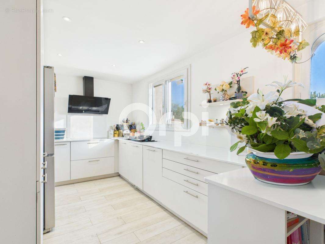 Maison à TOURRETTES