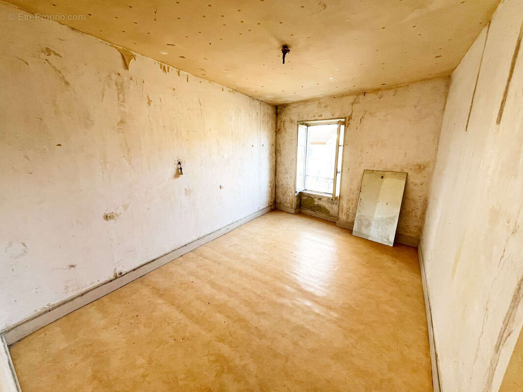 Appartement à SAINT-GERMAIN-LEMBRON