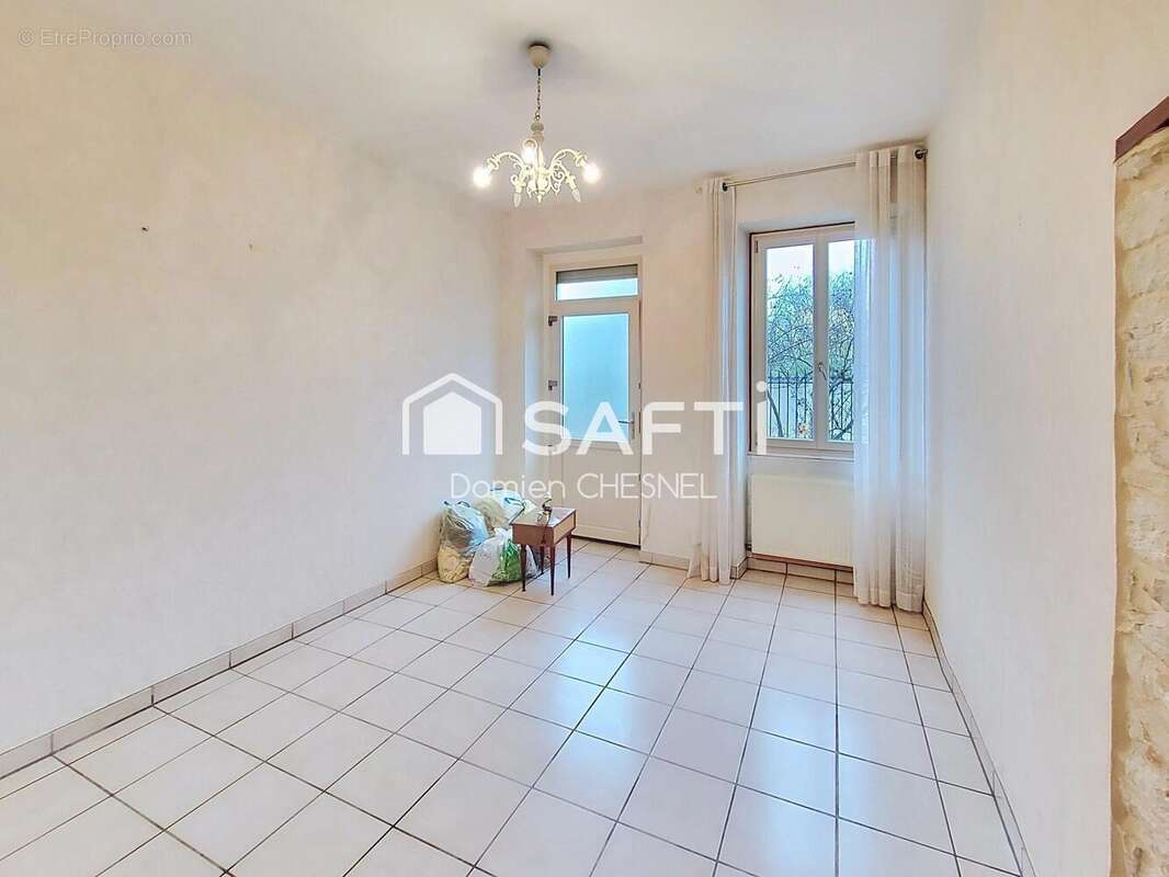 Maison 110 m² à Bessais-Le-Fromental  - photo 4