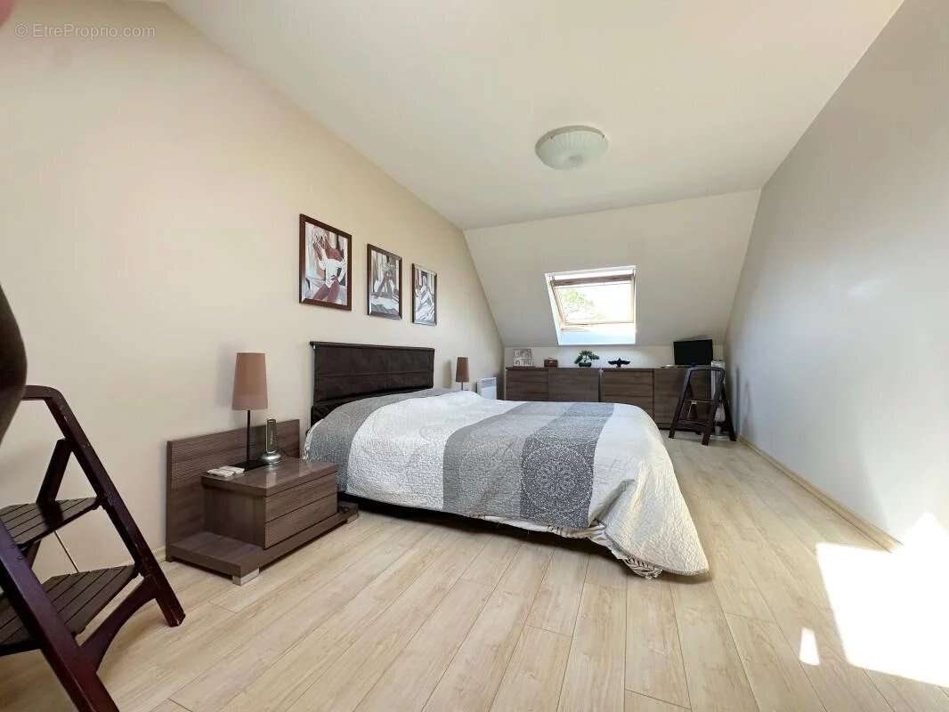 Rare et unique - Domaine de 240m2 (219 m2 carrez) - photo 10