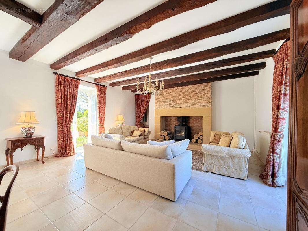 Maison à SARRAZAC