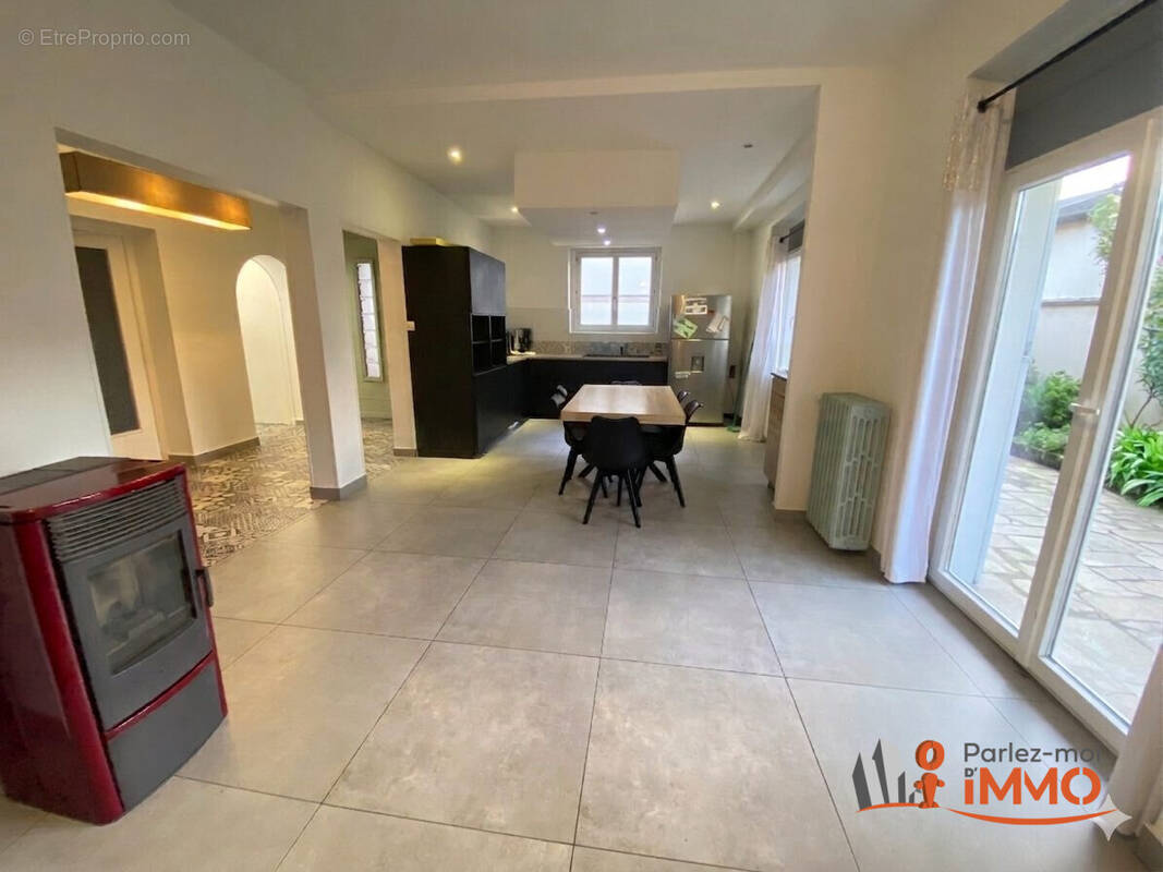 Maison à VAULX-MILIEU