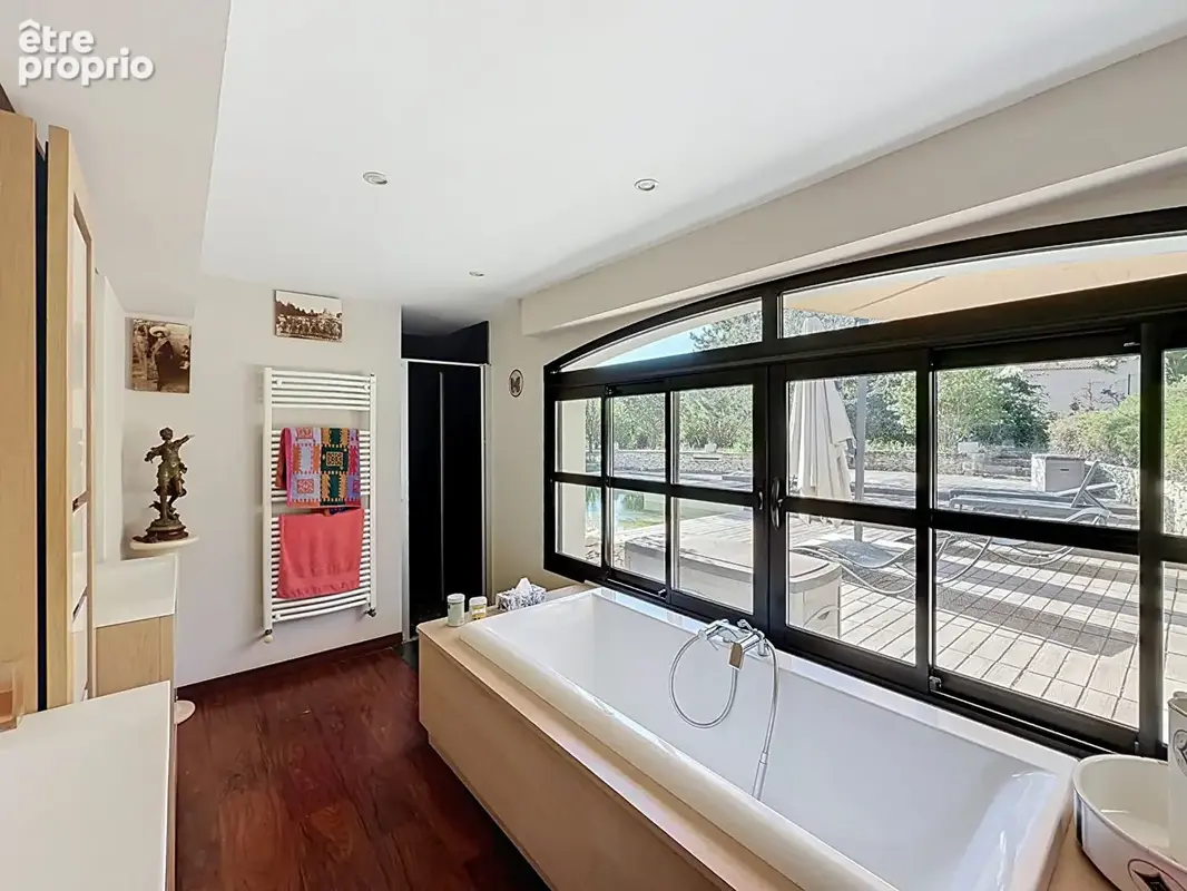 Maison d'exception 260 m²  4 chambres Piscine Terrain 3 000 m² Garage 30 m² - photo 12