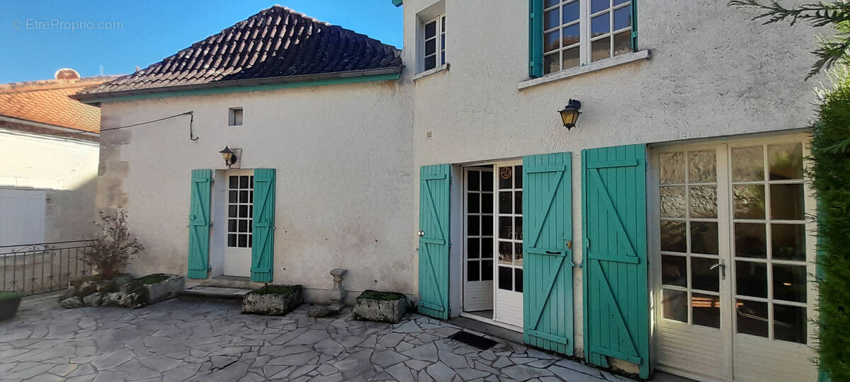 Maison à GRAND-BRASSAC