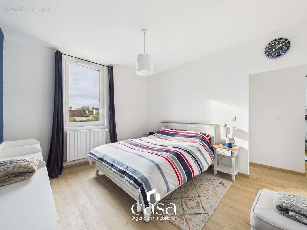 Maison à COLLEVILLE-MONTGOMERY