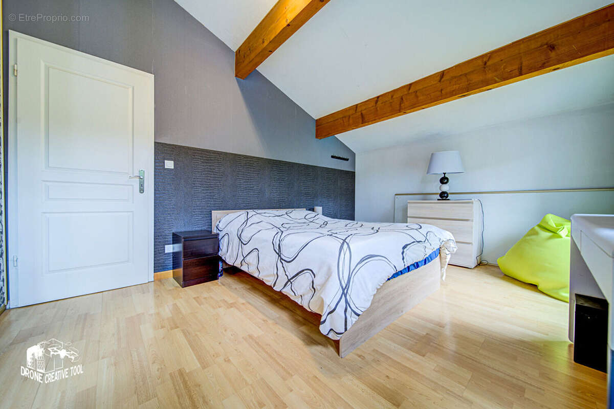 Maison à COIN-LES-CUVRY