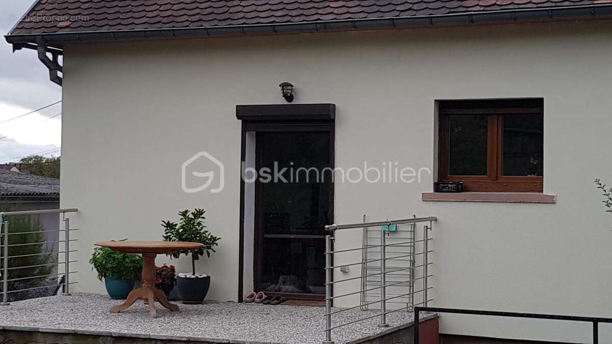 Grande maison familiale avec 2 logements, dépendances, hangar et box chevaux – Epping - photo 3