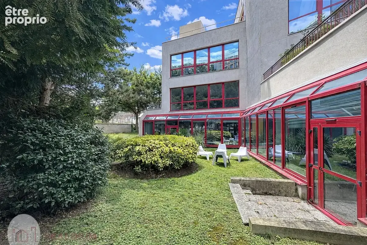 Photo Commerce à Chatillon au prix de 1 198 000€