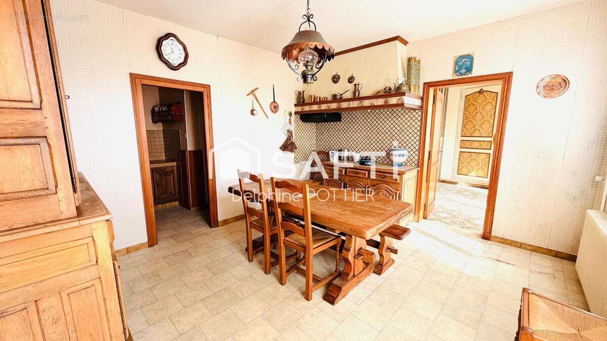 Maison 393 m² à Crepy-En-Valois  - photo 2