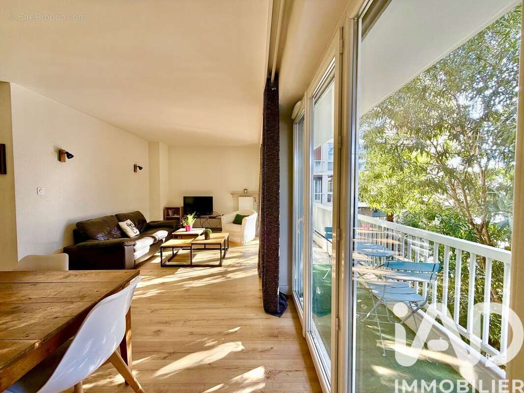 Photo 2 - Appartement à NIMES