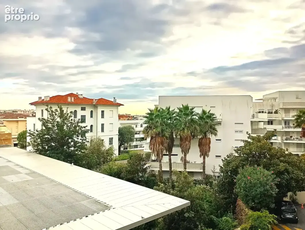 2 Pièces rénové avec balcon et vue dégagée - photo 10