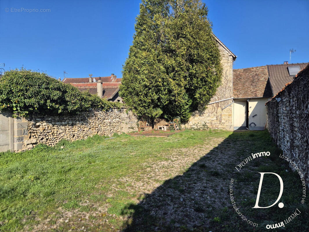Jardin arrière avec grange - Maison à GASNY