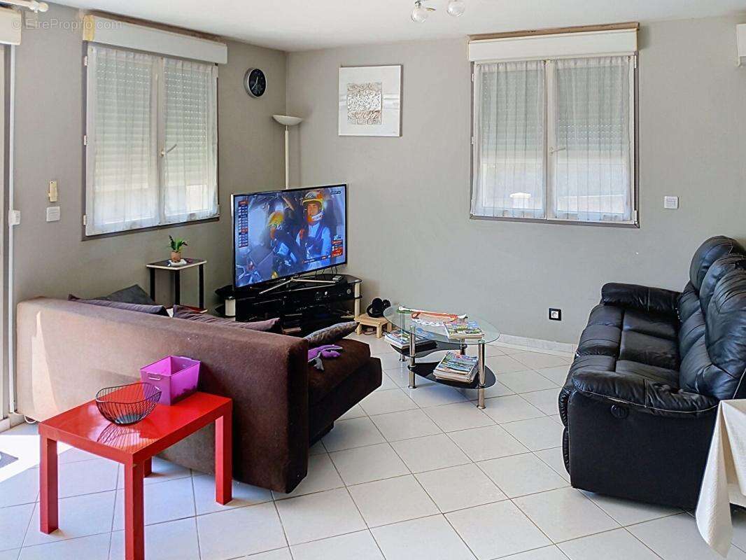 Maison plain-pied de 86.25m² sur terrain 350m² avec garages - Montfort Sur Argens - photo 7