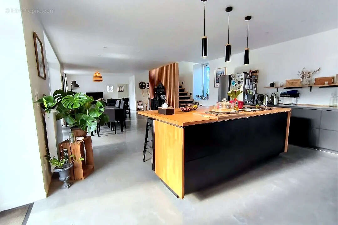 Maison à ANDOUILLE-NEUVILLE