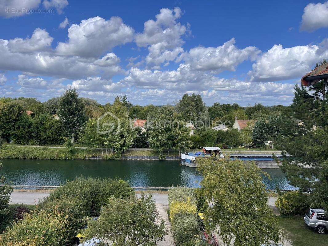 Maison à CONDE-SAINTE-LIBIAIRE