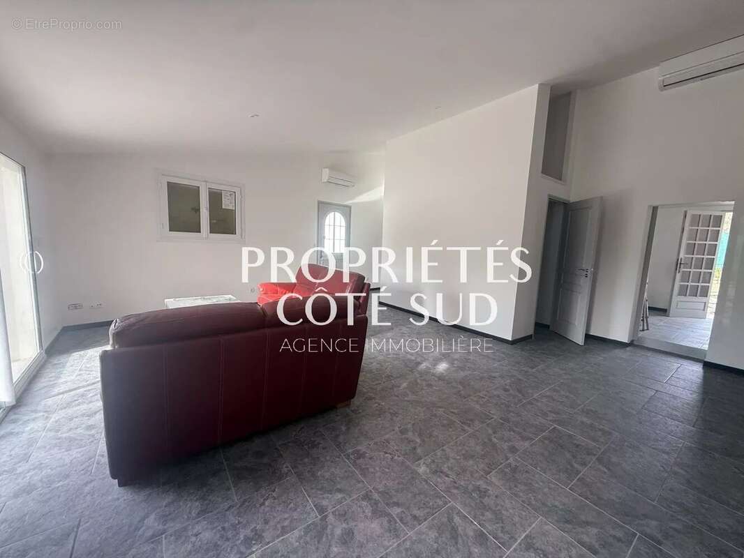 Maison à LES ANGLES