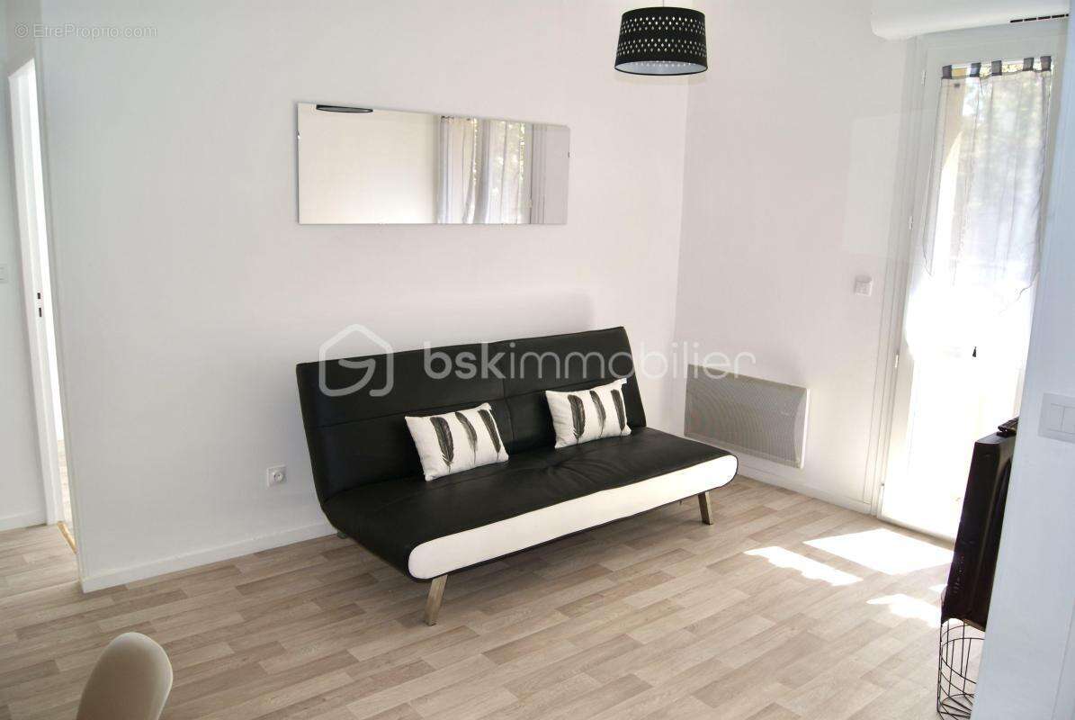T2 meublé de 43,54 m² au RDC - Vendu loué - 83 000 € FAI - photo 8