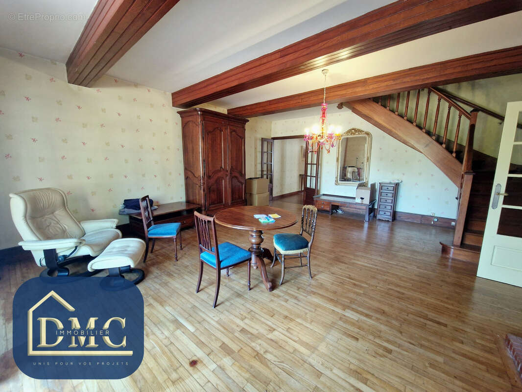 Maison de village de caractère   177 m2 habitables jardin et garage - photo 2