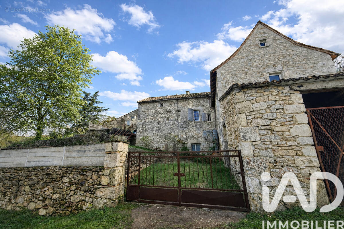 Maison 80 m² à Sigoules  - photo 1