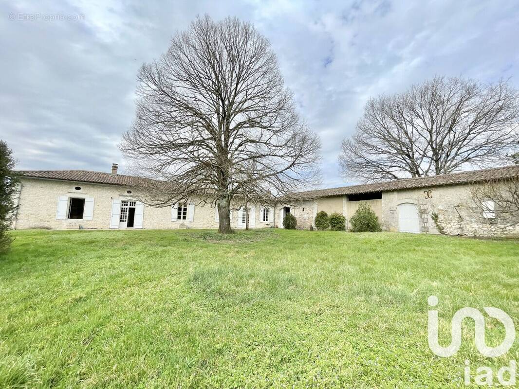 Photo 1 - Maison à CHEPNIERS