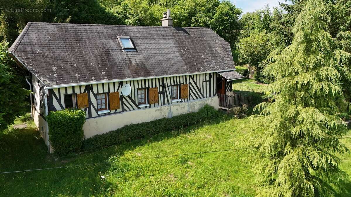 Maison à SAINT-PIERRE-SUR-DIVES
