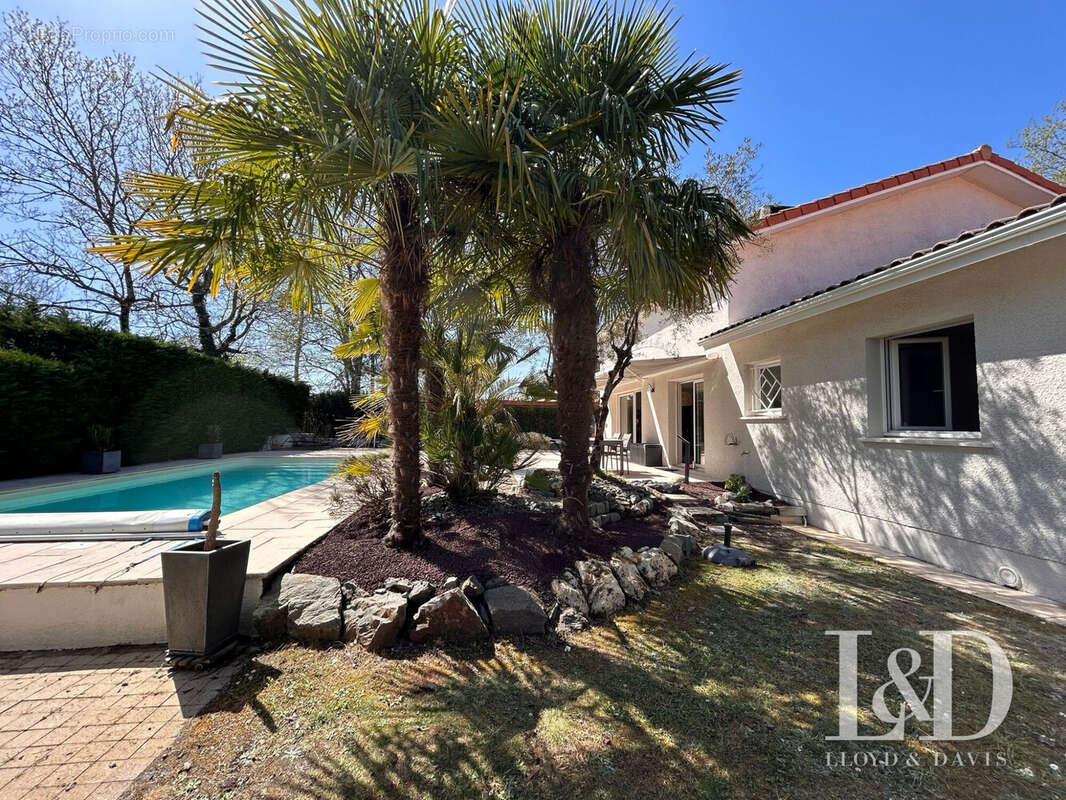 Maison à SAINT-JEAN-D&#039;ILLAC