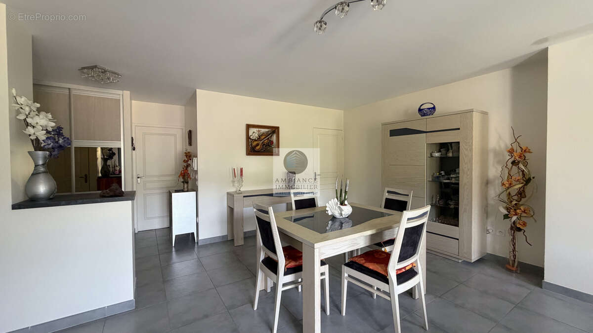 Appartement en dernier étage avec vue dégagée sur les montagnes - photo 10