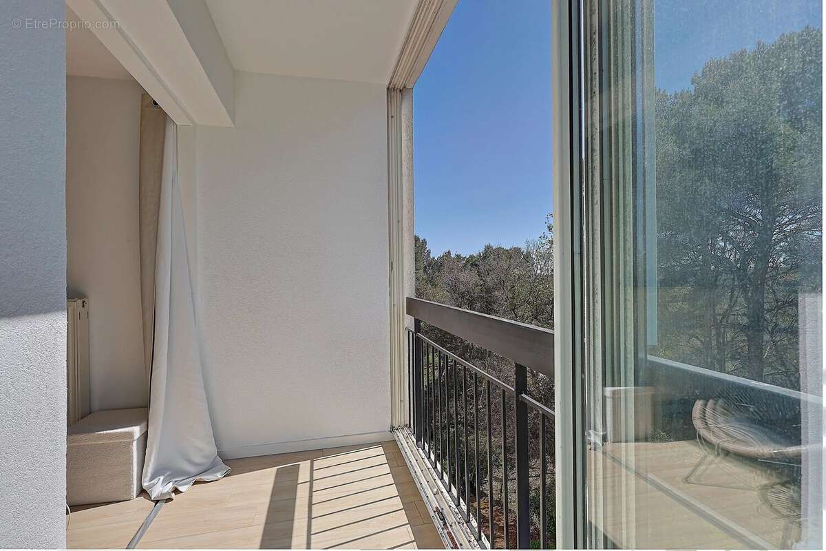 Appartement à VALLAURIS