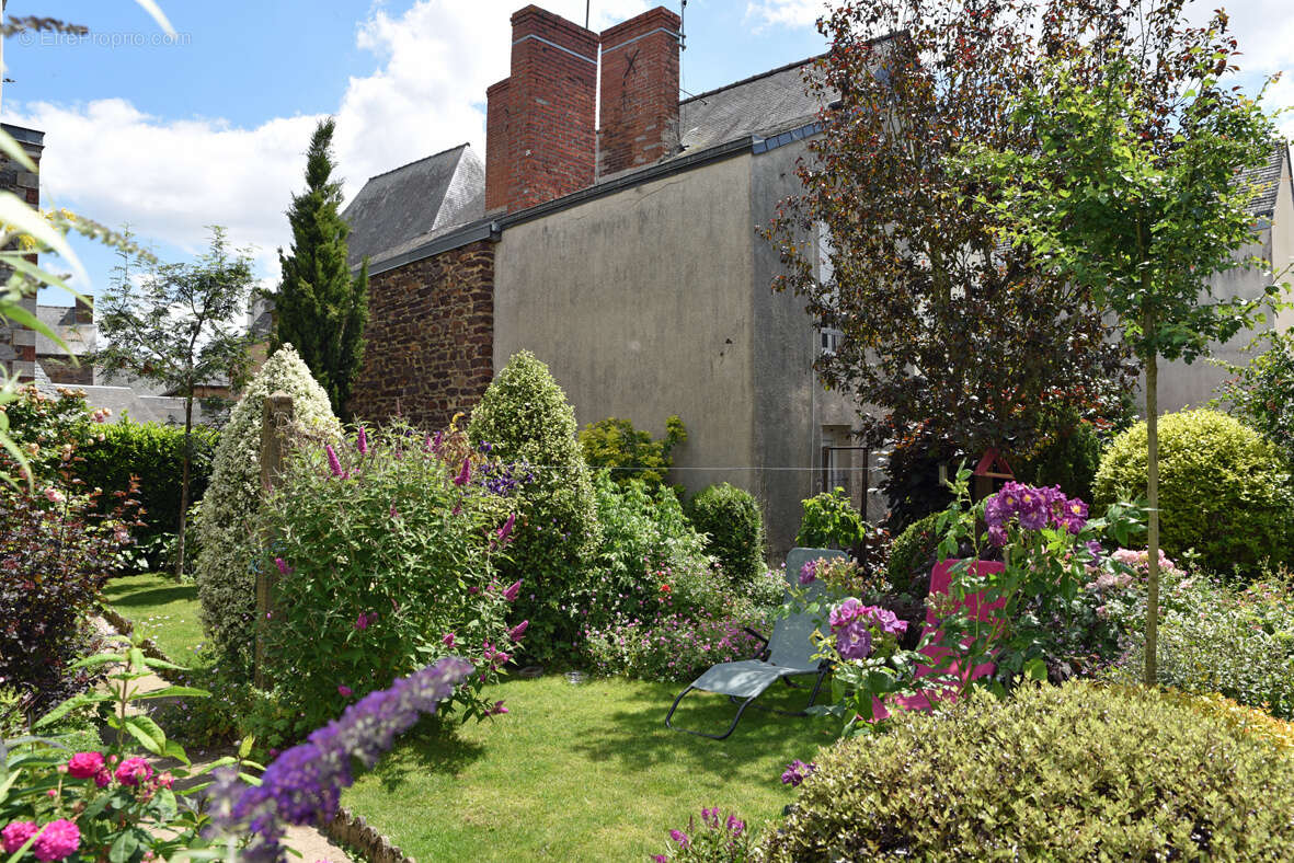 Maison à SAINT-MEEN-LE-GRAND
