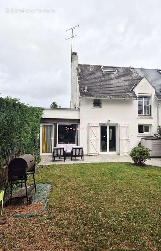 Maison à OZOIR-LA-FERRIERE