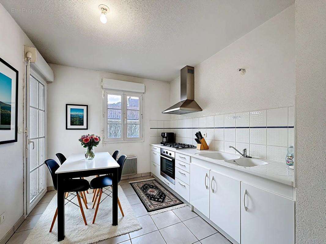 Appartement à PARON