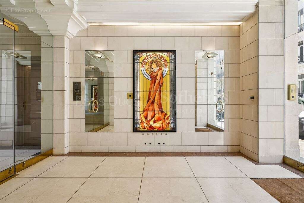 Appartement à PARIS-8E