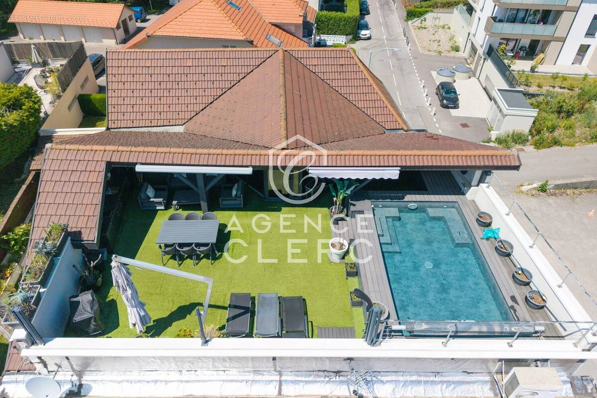 Appartement à ALLONZIER-LA-CAILLE
